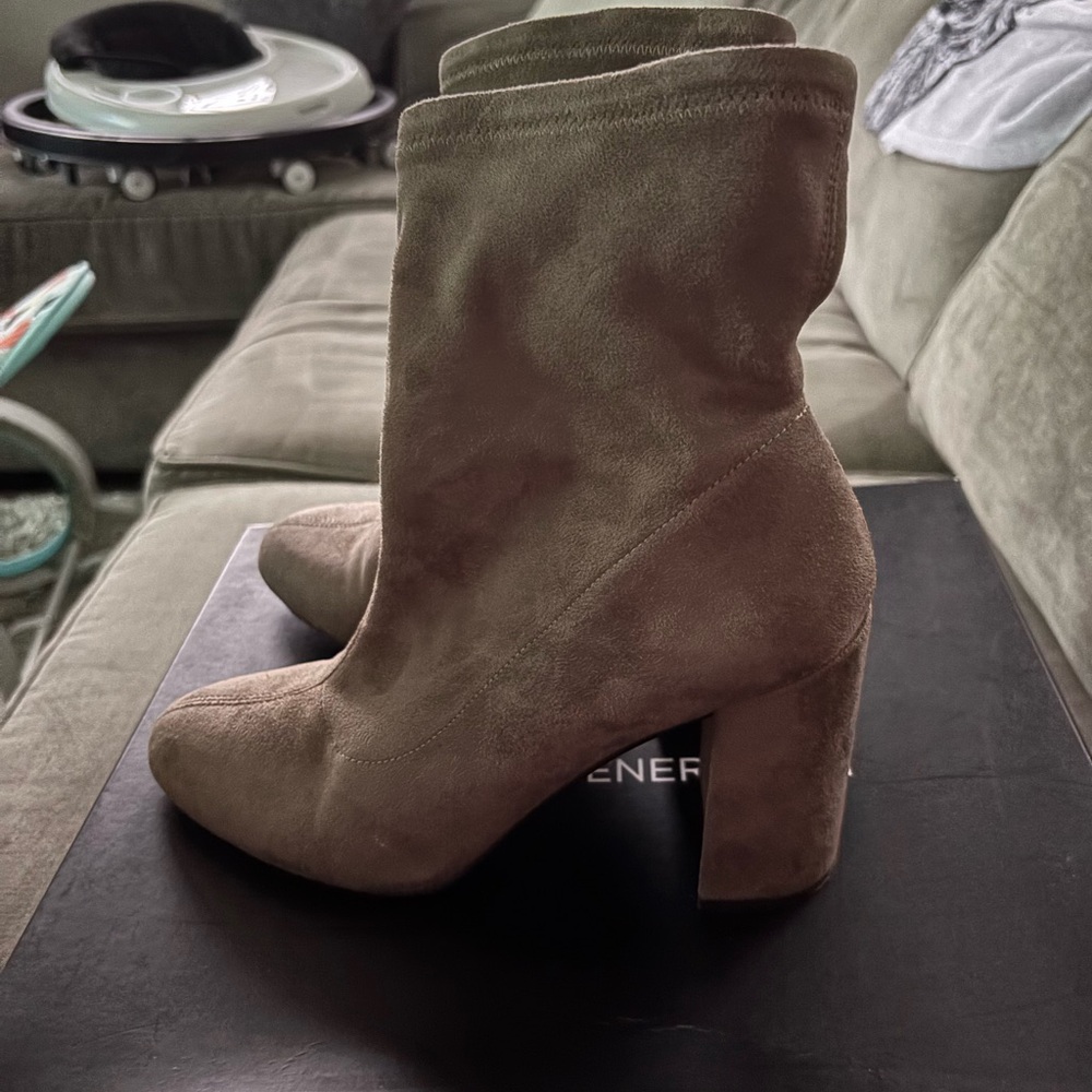 BCBG generation Tan Suede Ankle Boots, women’s size 8